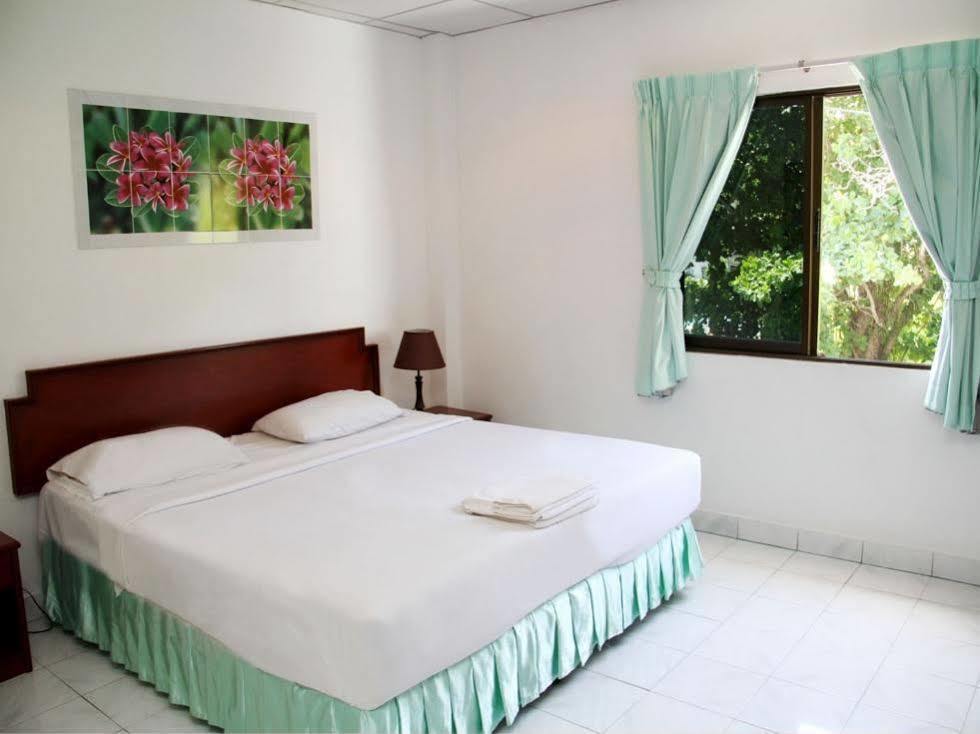 Welcome Inn Hotel @ Karon Beach. Single Room From Only 500 Baht Пхукет Экстерьер фото