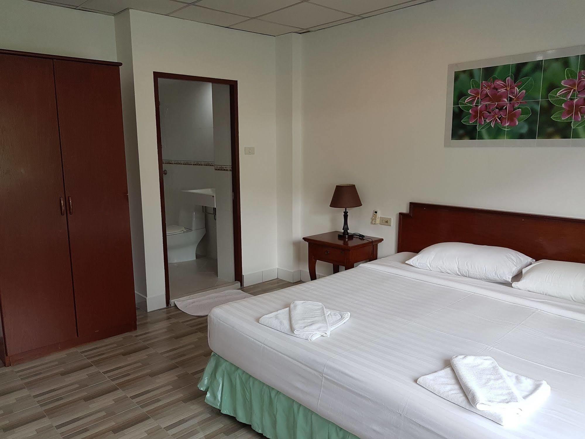 Welcome Inn Hotel @ Karon Beach. Single Room From Only 500 Baht Пхукет Экстерьер фото
