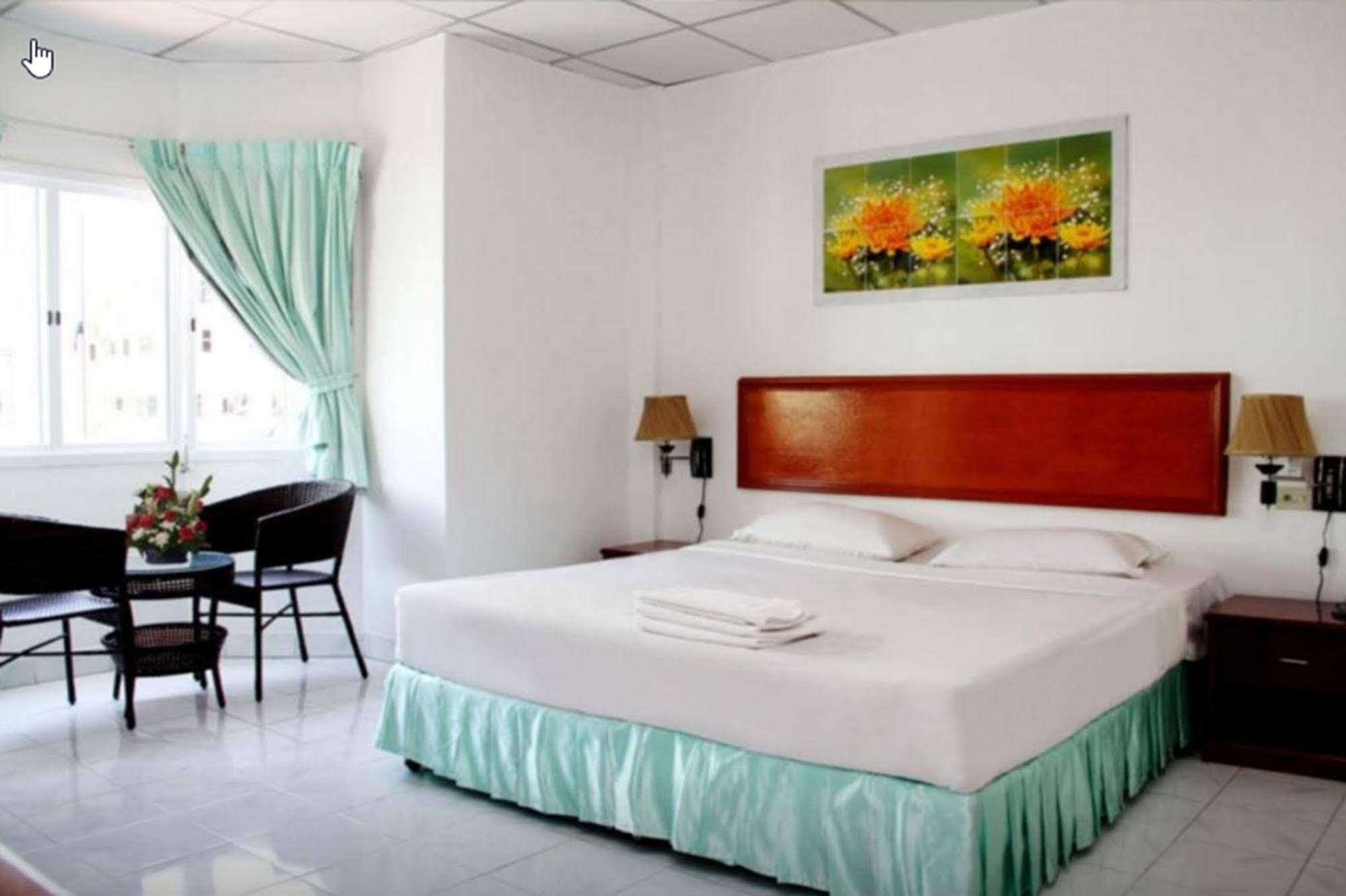 Welcome Inn Hotel @ Karon Beach. Single Room From Only 500 Baht Пхукет Экстерьер фото